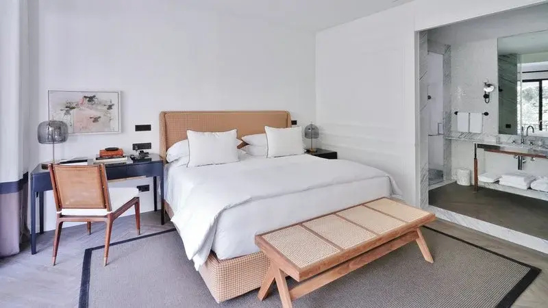 Premier Double room (full double bed)