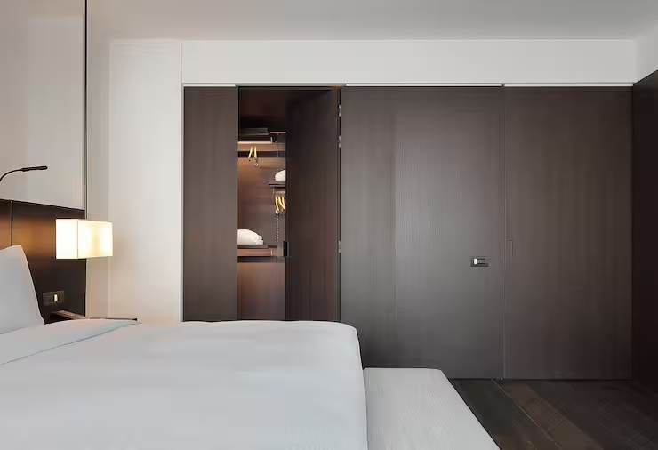 Suite with balcony and with lake view