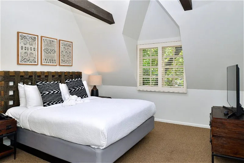 No. 4 Triple Cottage