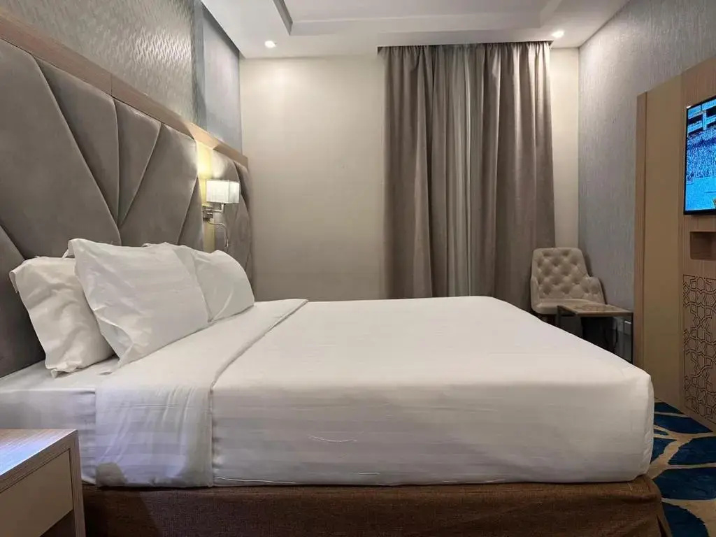 Double room (full double bed)