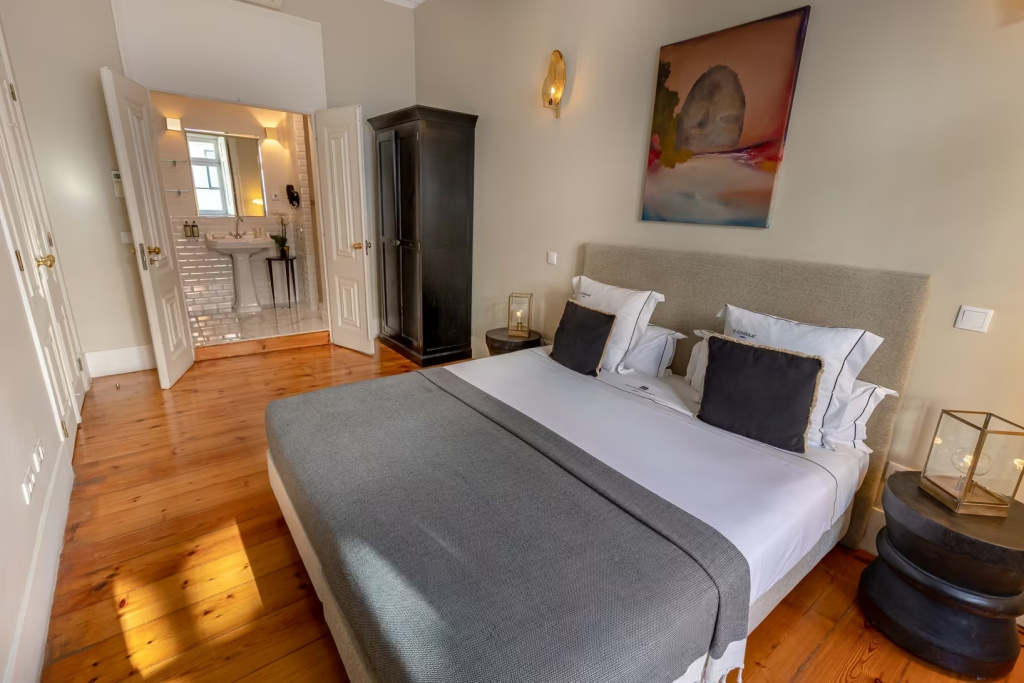 2 Bedrooms Deluxe Quadruple Apartment with square view