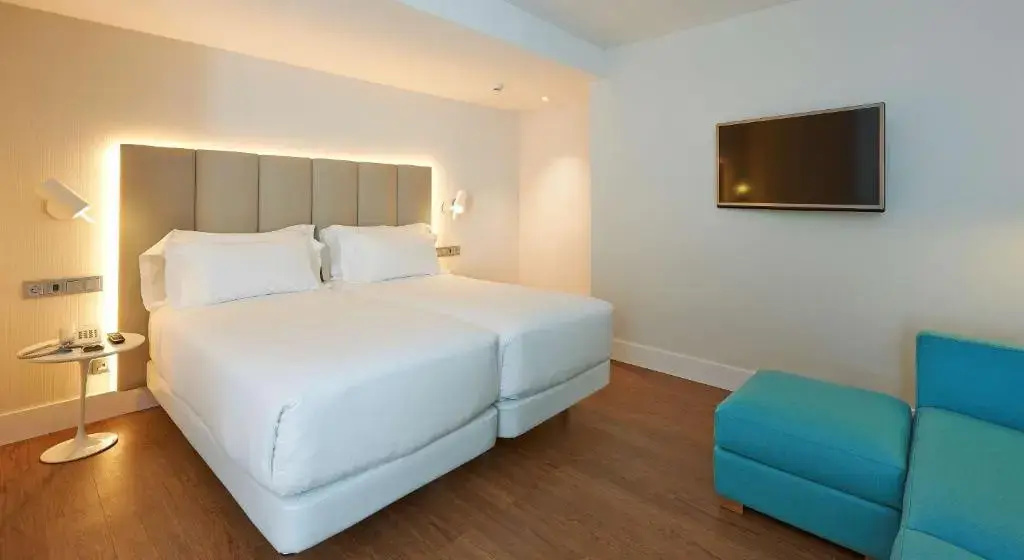 Superior XL Double room (full double bed)