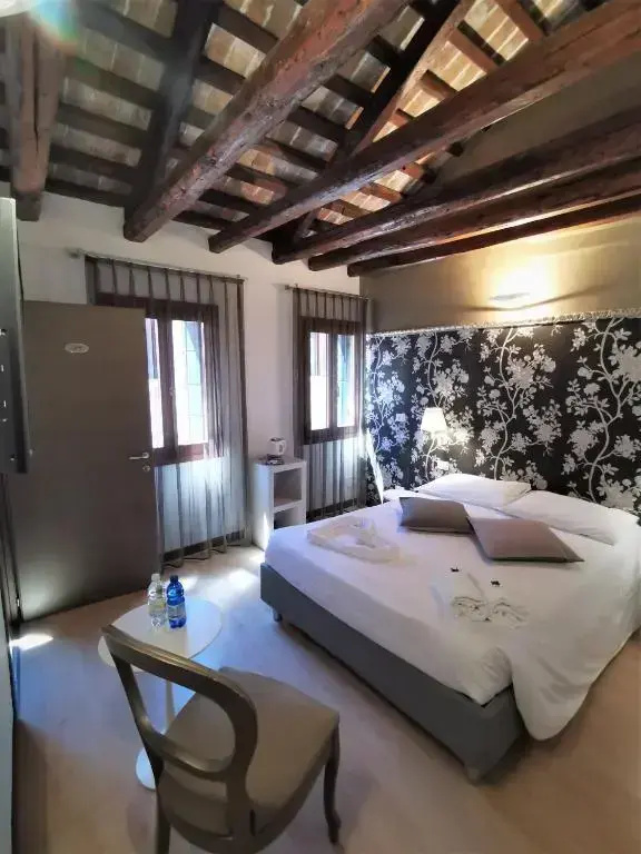 Annex Triple room