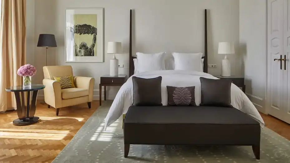 Chain Bridge Double Suite (full double bed)