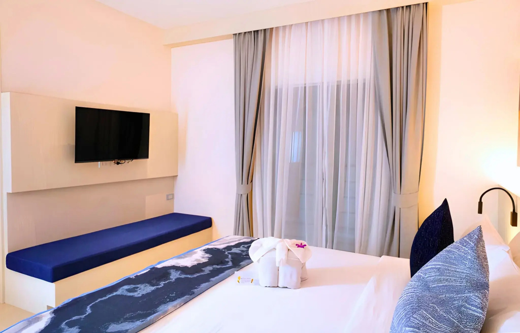 Superior Newly Renovate Double room (full double bed)