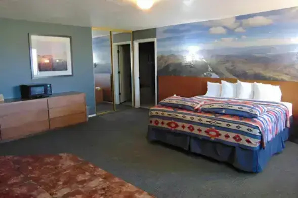 Double room Poolside (full double bed)