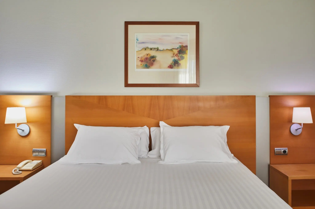 Silken Double Club room (full double bed)