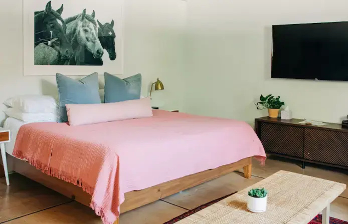 Design Double Suite (full double bed)