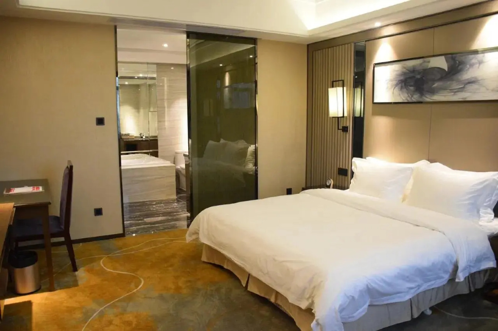 Double Suite (full double bed)