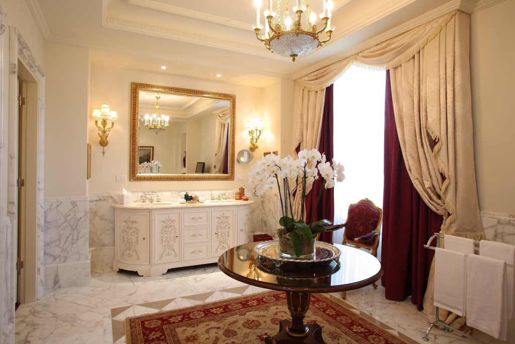 Four Seasons Hotel Firenze - Tap to explore photos