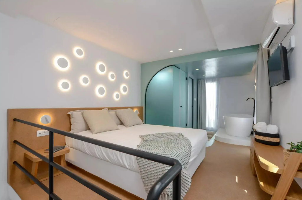 Jason Master Suite