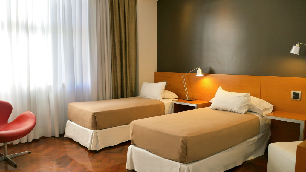 Double Junior Suite 725 (twin beds)