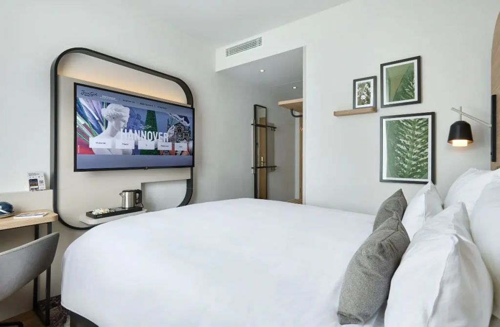 Casual Stay Double room with balcony (full double bed)