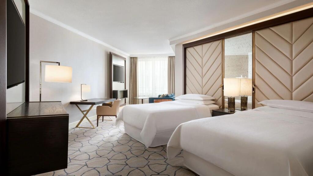 Двухместный клубный полулюкс c 1 комнатой 2 отдельные кровати в Sheraton Grand Warsaw