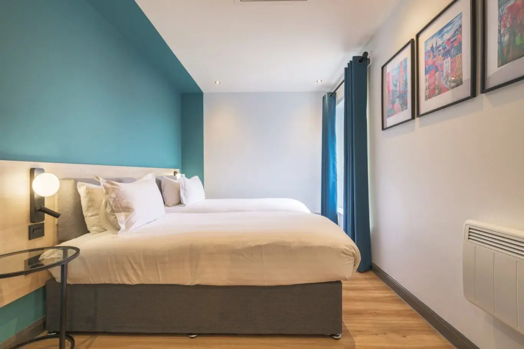 Holyrood Aparthotel - Chambres