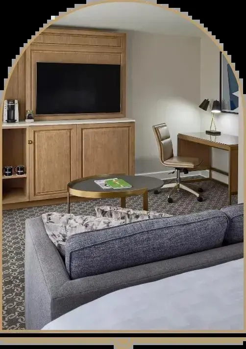 Petite Manhattan room