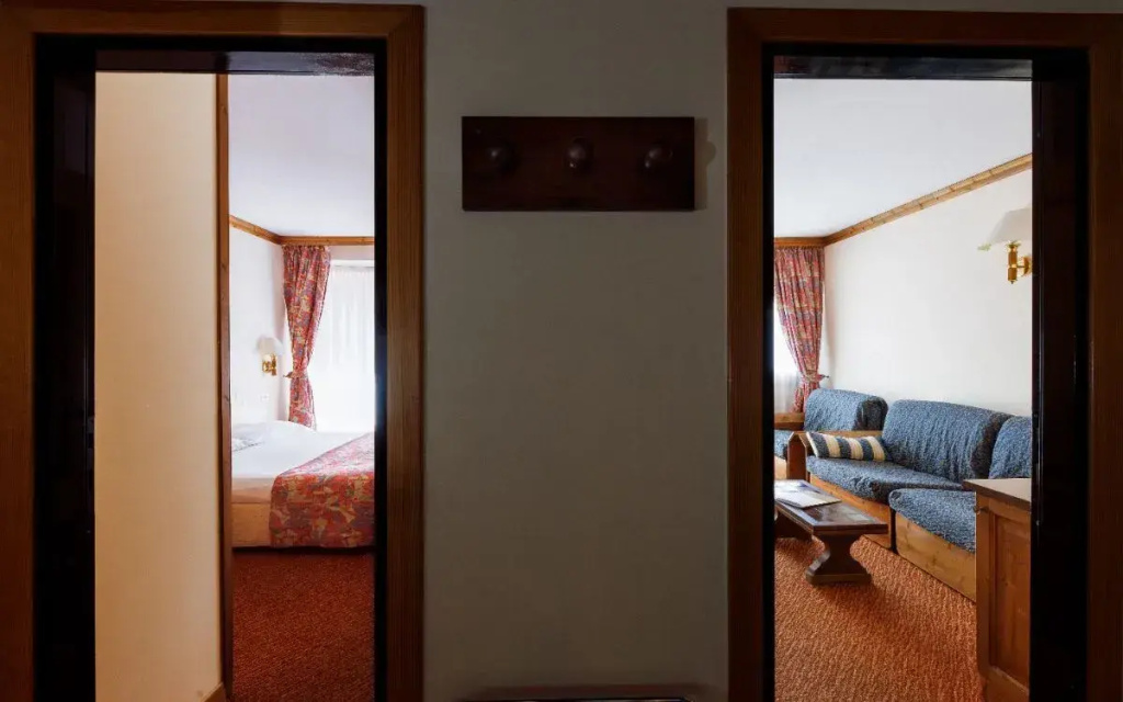 Hotel Alaska Cortina - Chambres