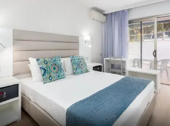 Carvi Beach Hotel - Chambres