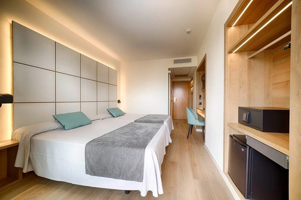 Double room (full double bed) (bed type is subject to availability)