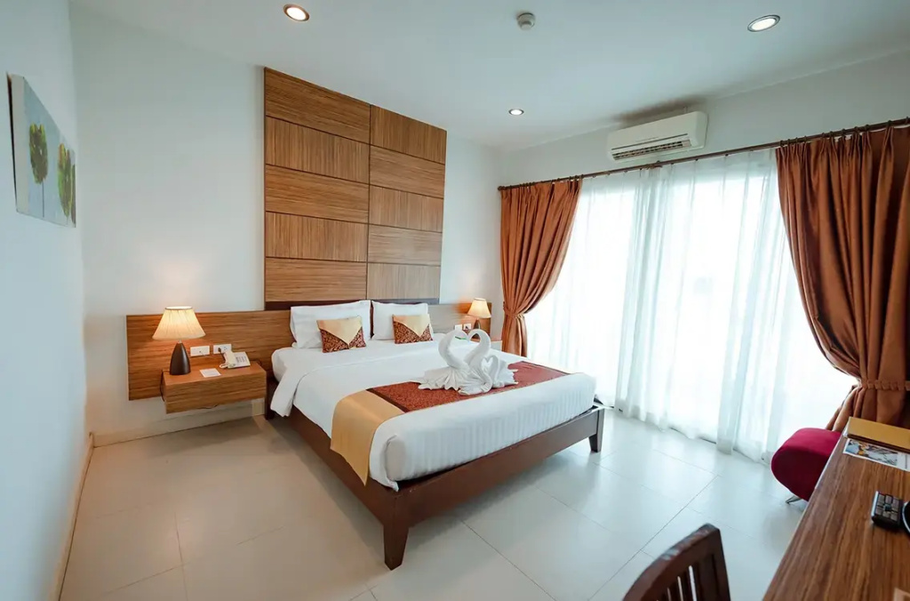 Deluxe Double room (full double bed)