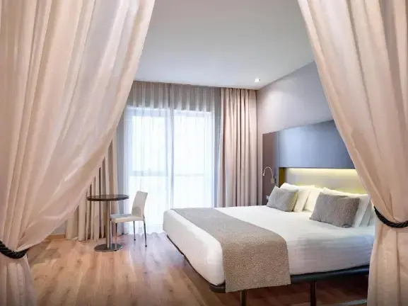 Deluxe Double Junior Suite (full double bed)