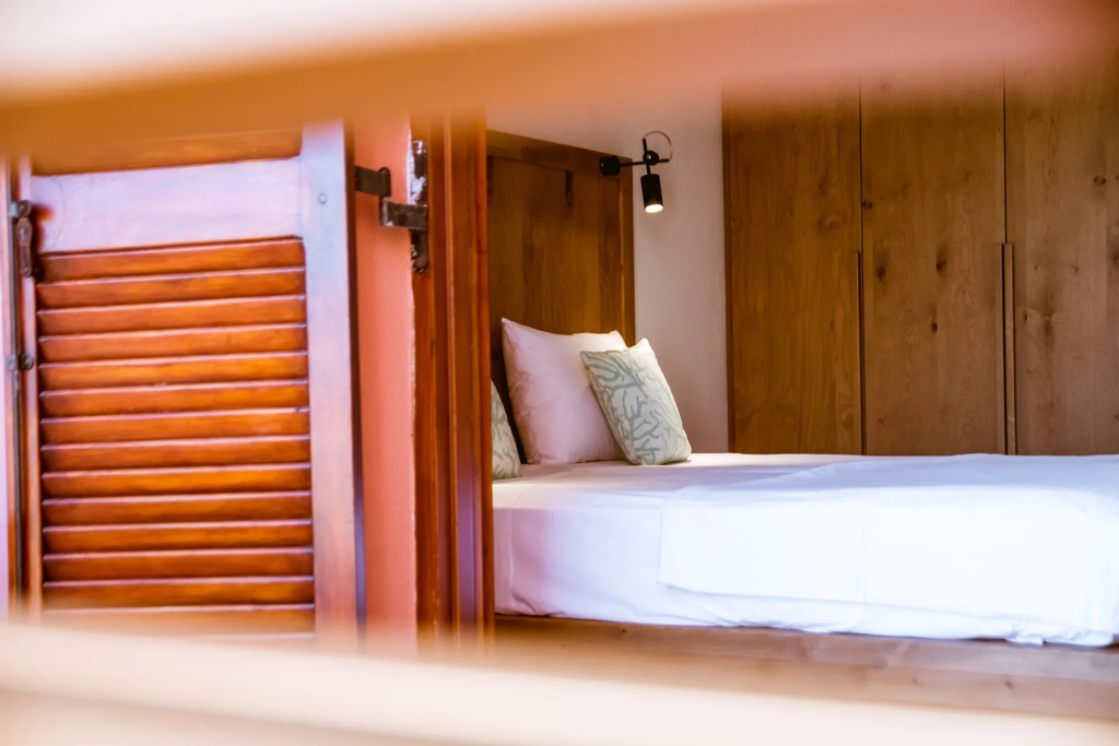 1 Bedroom Double Suite (full double bed)
