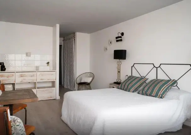 Double Studio with lake view (full double bed)
