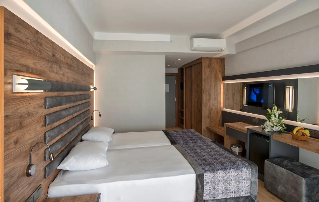 Двухместный номер Standard с видом на бассейн 2 отдельные кровати в Riviera Zen Hotel Adult Only