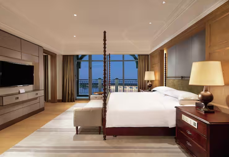 1 Bedroom Executive Double Suite with balcony (full double bed)