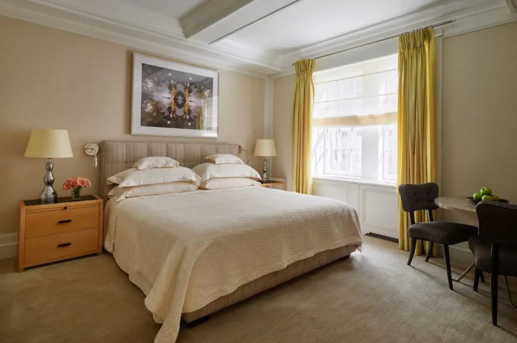 Madison Double room (full double bed)