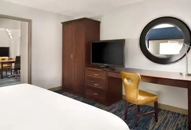 2-room Double Suite (full double bed)