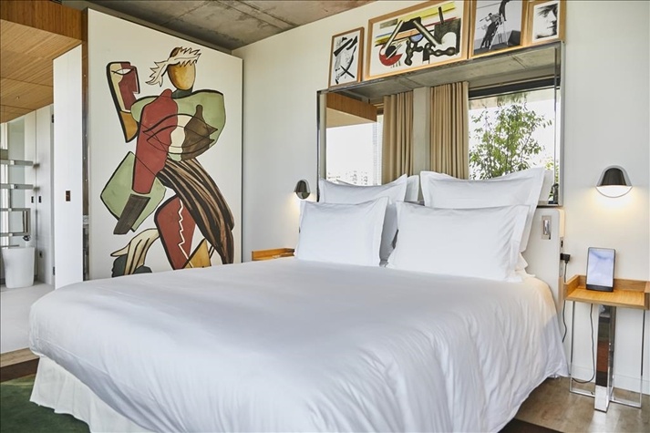 Eiffel Tower View Double Suite (full double bed)