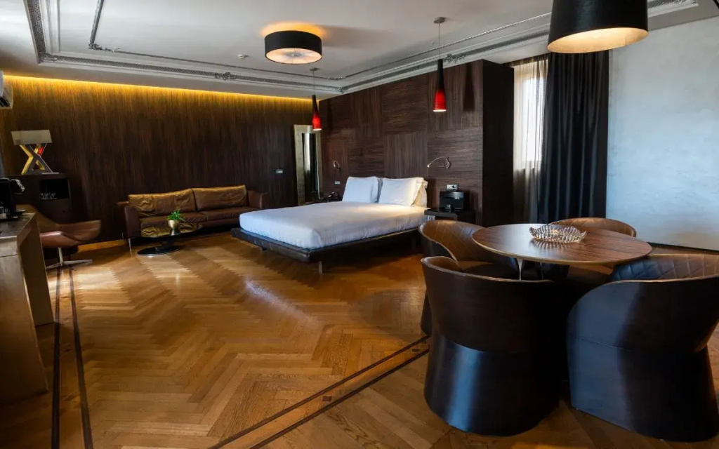 Panoramic Double Suite (full double bed)
