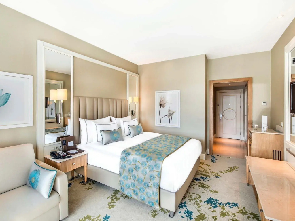 Standard Double room with land view (full double bed)