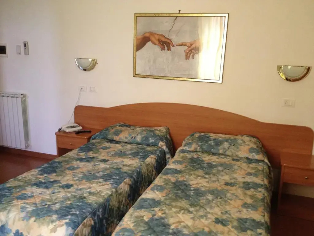 Tirreno Hotel — фото
