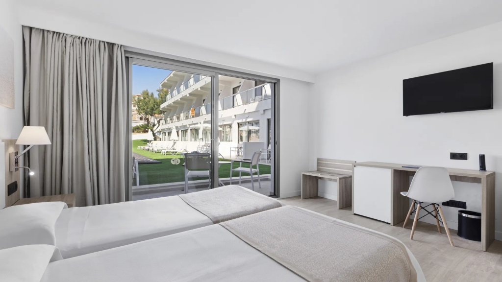 Premium Swim Up Double room (twin beds)