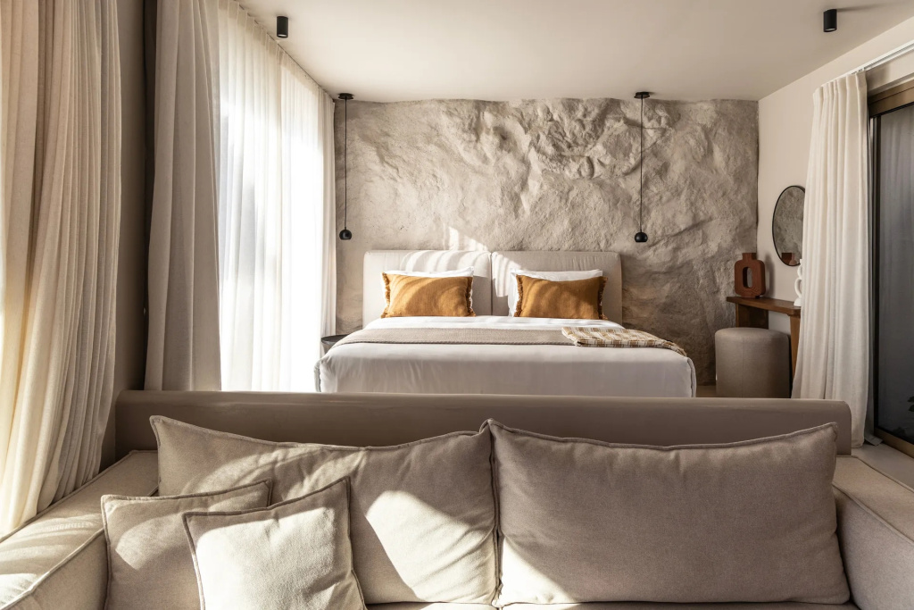 Superior Double Suite (full double bed)