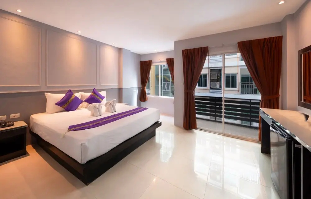 Deluxe Double room (full double bed)