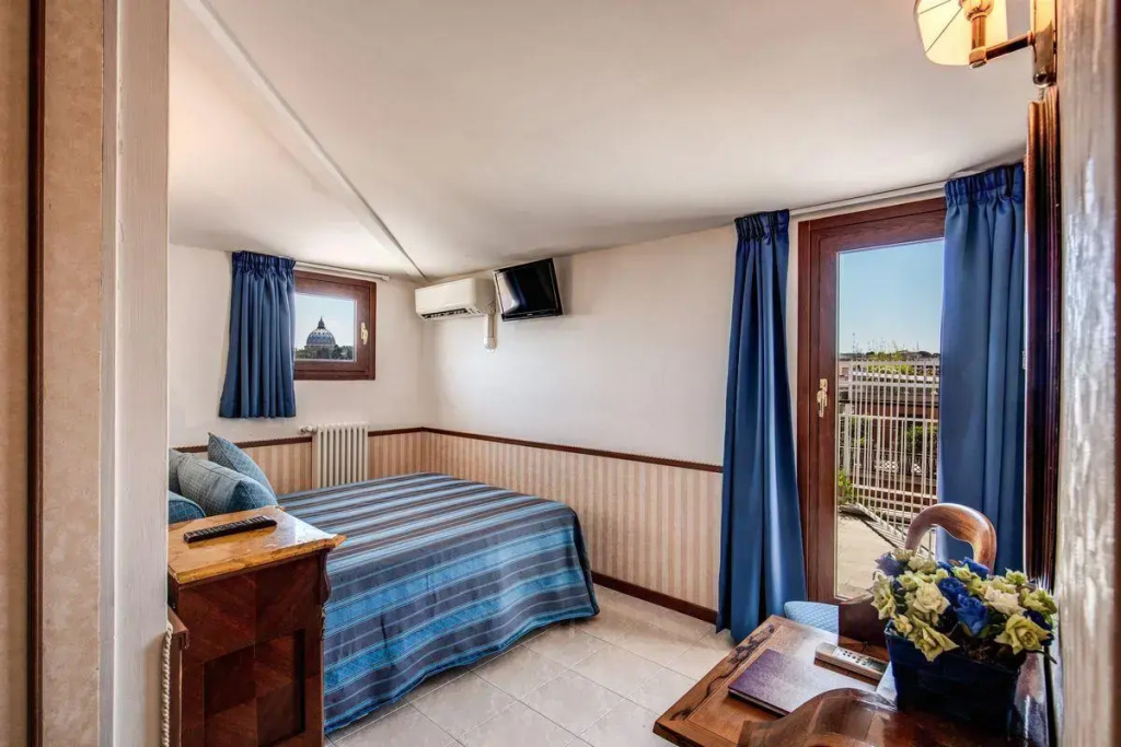 Superior Vintage Double room (full double bed)