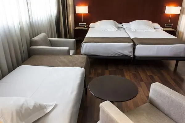 Standard Triple room