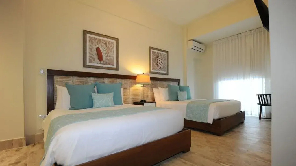 Premium Grand Sextuple Condo