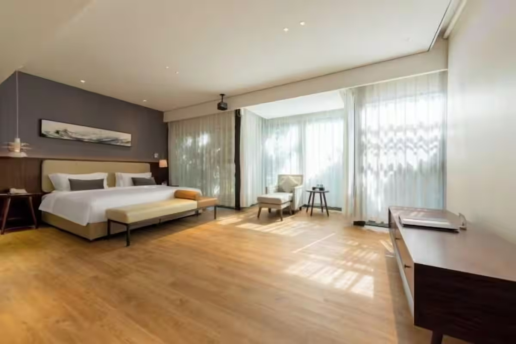Courtyard Double Suite (full double bed)