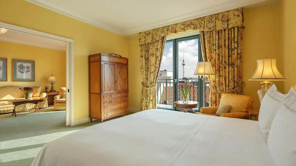 Superior Double Suite (full double bed)