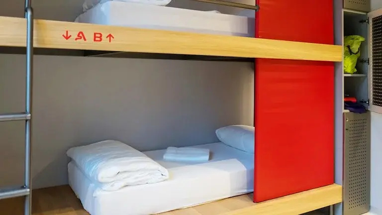 Quintuple room