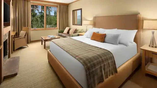 Lodge room with river view