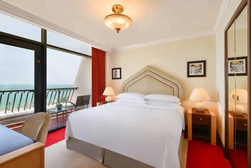 1 Bedroom Double Junior Suite with balcony (full double bed)