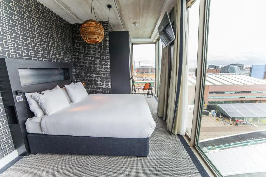 Guest  Double room (full double bed)