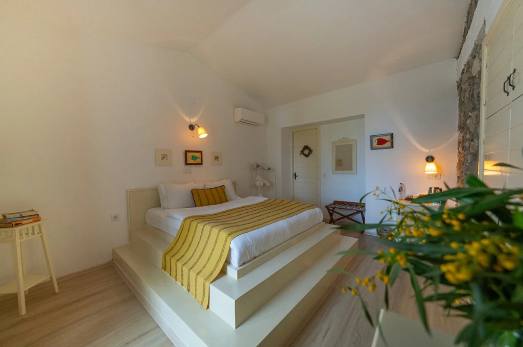 Double Stone House (full double bed)