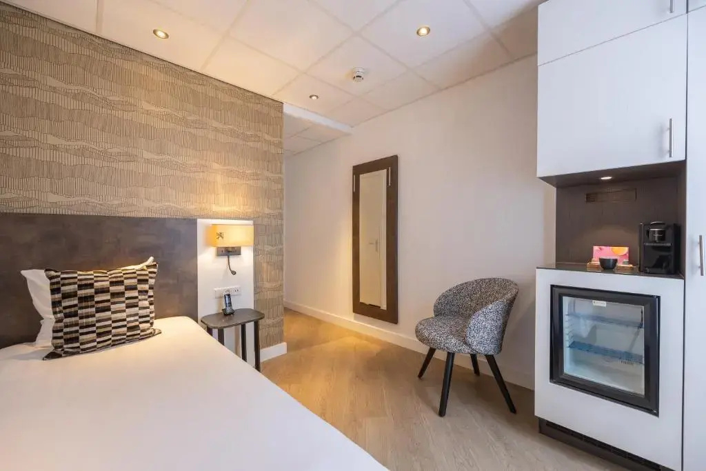 Single room (single bed)