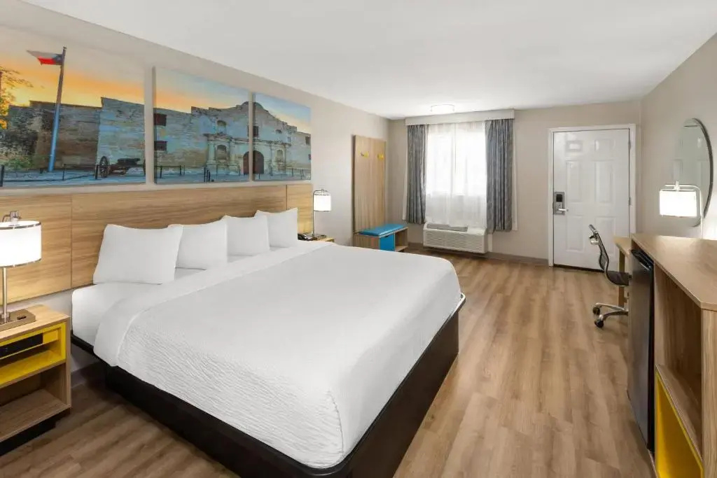 Double room (full double bed)